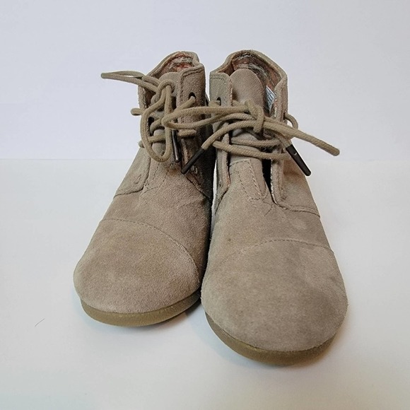 TOMS Women's Size 7.5 and 6.5 Wedge Bootie Tie Tan Suede Leather Kala - Picture 9 of 9
